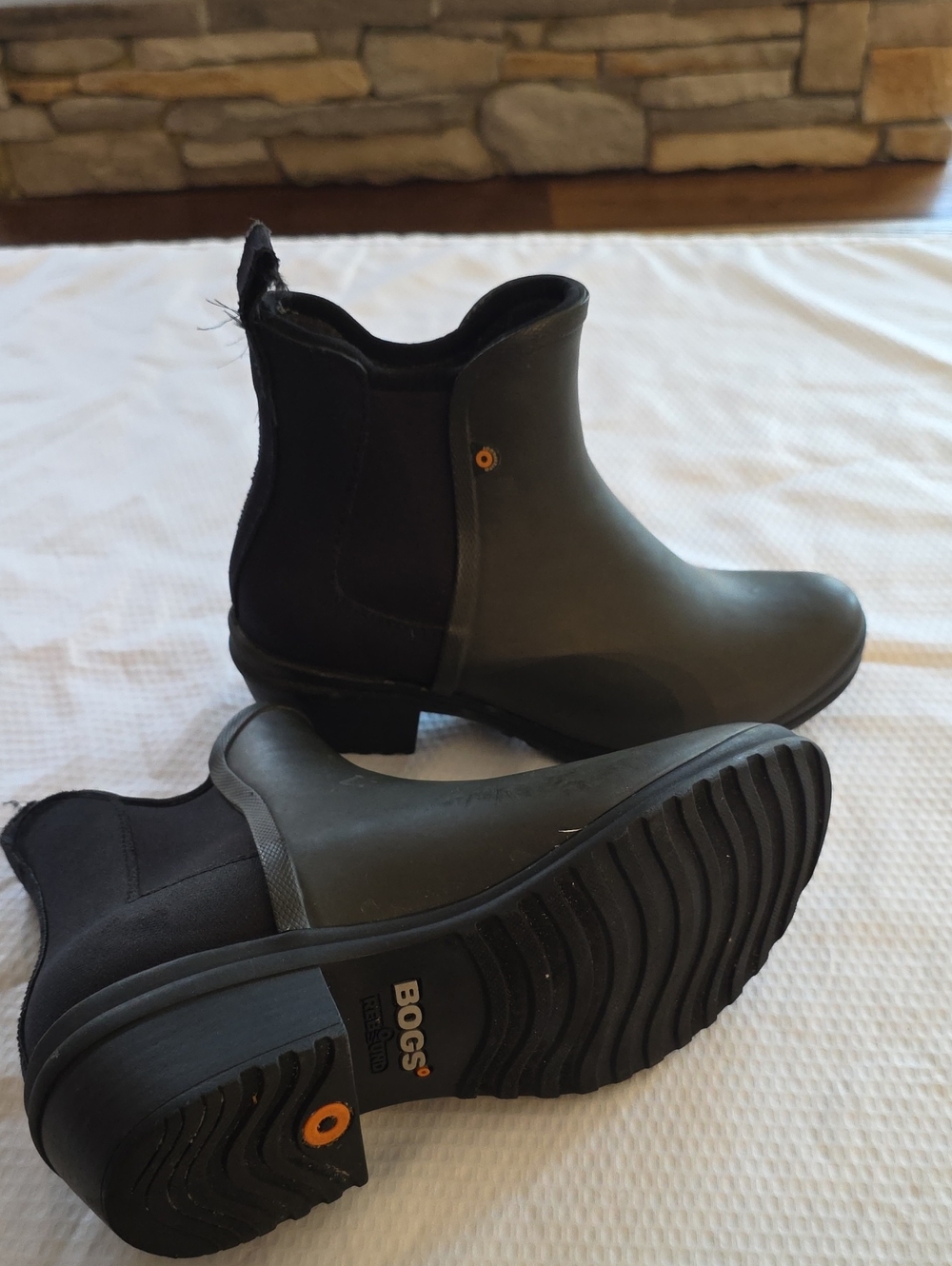BOGS Vista Mid waterproof rubber booties! 7